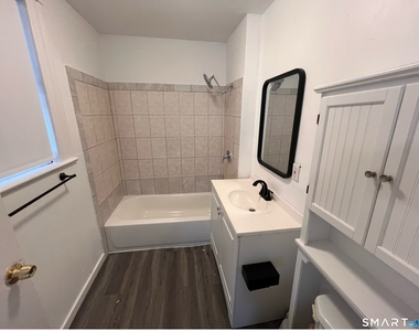 492 Broad Street - Photo Thumbnail 6