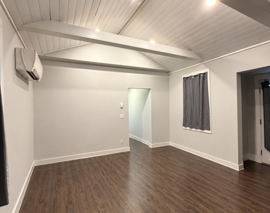 179 Montauk Avenue - Photo Thumbnail 1