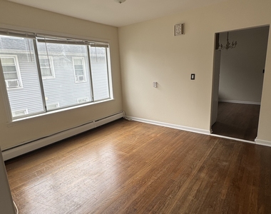 88 Gregory Boulevard - Photo Thumbnail 2