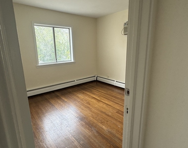 88 Gregory Boulevard - Photo Thumbnail 4