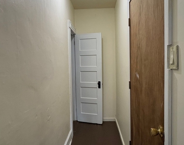 240-242 Washington Street - Photo Thumbnail 5
