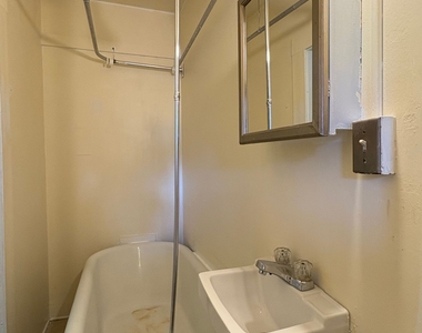 240-242 Washington Street - Photo Thumbnail 8