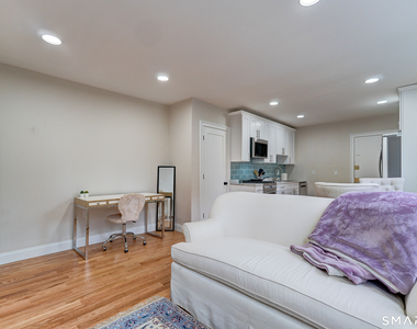 11 Lawrence Street - Photo Thumbnail 6