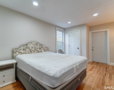 11 Lawrence Street - Photo Thumbnail 7