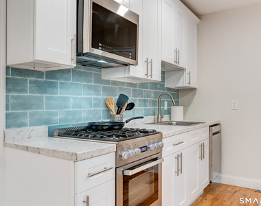 11 Lawrence Street - Photo Thumbnail 10
