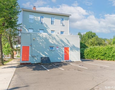 11 Lawrence Street - Photo Thumbnail 1