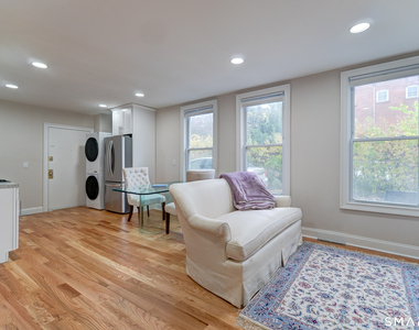 11 Lawrence Street - Photo Thumbnail 5