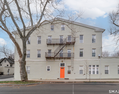 11 Lawrence Street - Photo Thumbnail 3