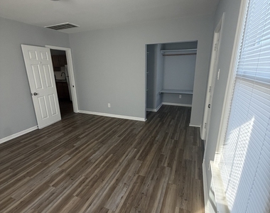 229 Newfield Avenue - Photo Thumbnail 6