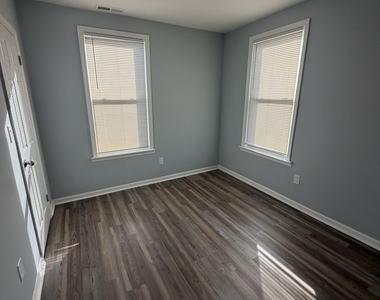 229 Newfield Avenue - Photo Thumbnail 3