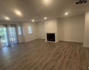 1414 Whitney Avenue - Photo Thumbnail 2