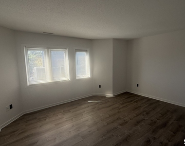 1414 Whitney Avenue - Photo Thumbnail 4