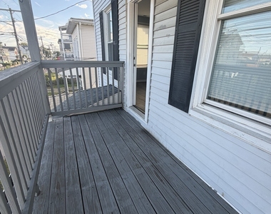 227 Newfield Avenue - Photo Thumbnail 8