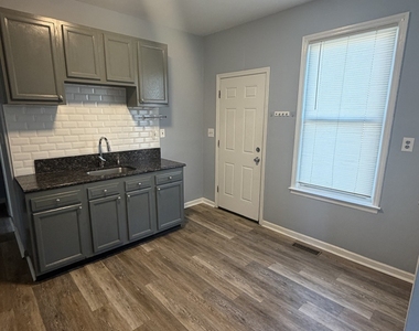 227 Newfield Avenue - Photo Thumbnail 2