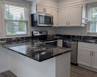 6 Hawkins Avenue - Photo Thumbnail 3