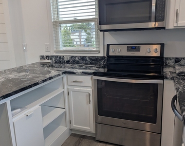 6 Hawkins Avenue - Photo Thumbnail 6