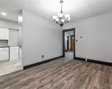 1326 Walters Ave - Photo Thumbnail 6
