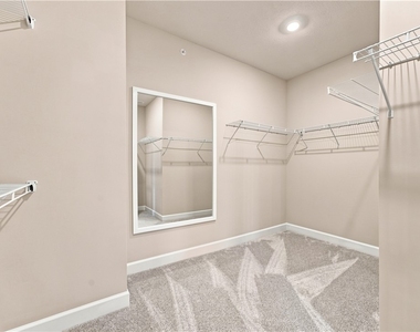 110 Hollow Oak Dr - Photo Thumbnail 45