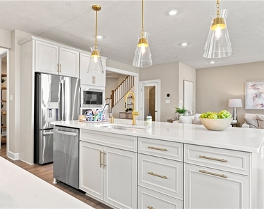 110 Hollow Oak Dr - Photo Thumbnail 16
