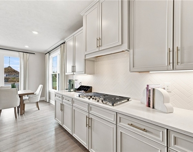 110 Hollow Oak Dr - Photo Thumbnail 12