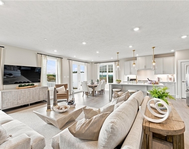 110 Hollow Oak Dr - Photo Thumbnail 8