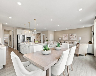 110 Hollow Oak Dr - Photo Thumbnail 15