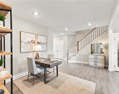 110 Hollow Oak Dr - Photo Thumbnail 4