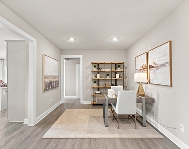 110 Hollow Oak Dr - Photo Thumbnail 2