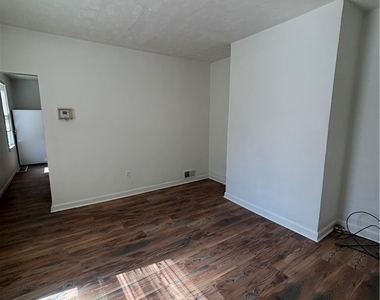 4930 Glenwood Ave - Photo Thumbnail 1
