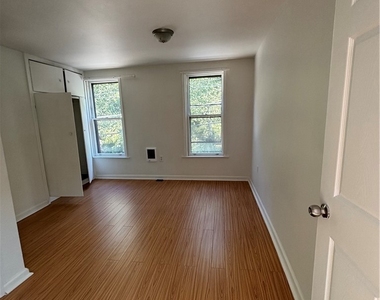 4930 Glenwood Ave - Photo Thumbnail 11