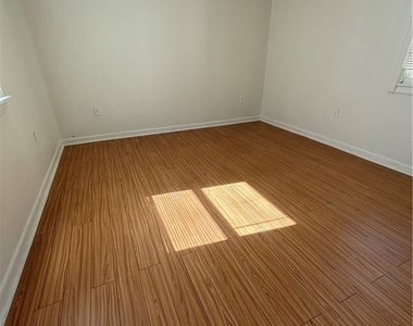 4930 Glenwood Ave - Photo Thumbnail 9