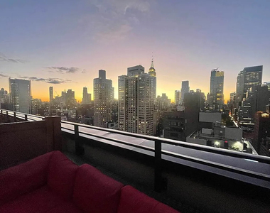 222 East 39th Street - Photo Thumbnail 6