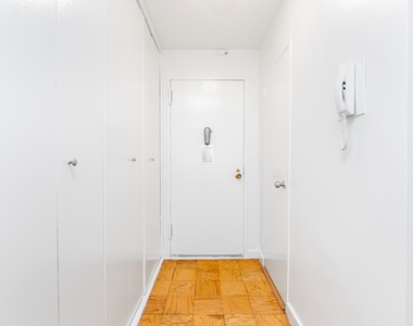 East 36th Street - Photo Thumbnail 5