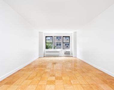 East 36th Street - Photo Thumbnail 6