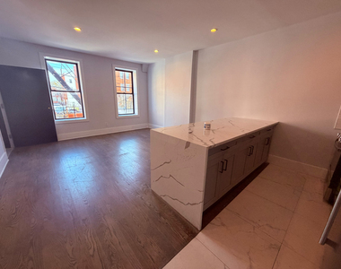 534 Vermont Street - Photo Thumbnail 6
