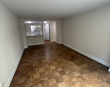 400 East 71st Street - Photo Thumbnail 6