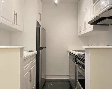 148 West 68th Street - Photo Thumbnail 4