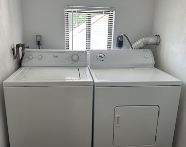 1805 Monroe Street - Photo Thumbnail 9