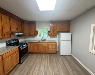 334 Main Street - Photo Thumbnail 5