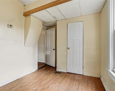 217 Grand Avenue - Photo Thumbnail 9