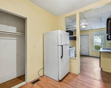 217 Grand Avenue - Photo Thumbnail 10
