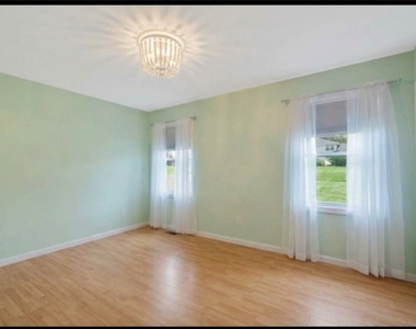 31 Franklin Avenue - Photo Thumbnail 9