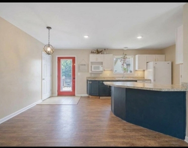 31 Franklin Avenue - Photo Thumbnail 6