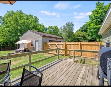 31 Franklin Avenue - Photo Thumbnail 17