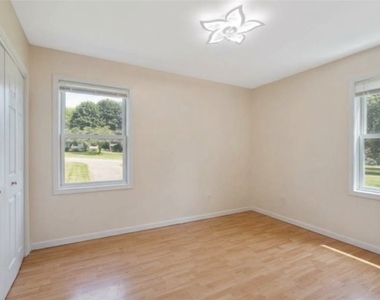 31 Franklin Avenue - Photo Thumbnail 10