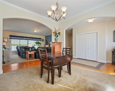 3705 Pegasus Circle - Photo Thumbnail 6