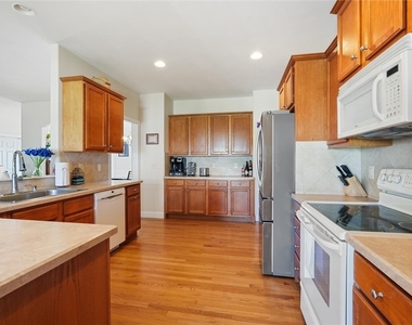 3705 Pegasus Circle - Photo Thumbnail 14