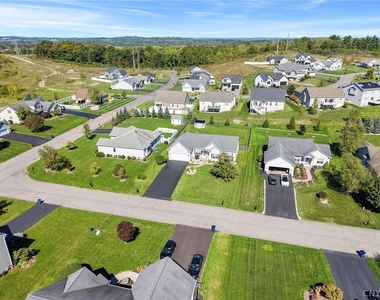 3705 Pegasus Circle - Photo Thumbnail 37