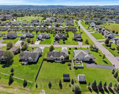 3705 Pegasus Circle - Photo Thumbnail 38