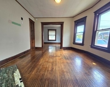 255 West North Street - Photo Thumbnail 3